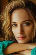 丹尼斯·卡佩扎剧照_凌云猜谜语