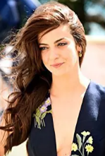 芭芭拉·朗奇剧照_凌云猜谜语