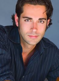 扎克瑞·莱维剧照_凌云猜谜语