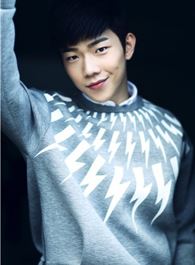 张亦驰剧照_凌云猜谜语