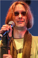 劳伦斯先生剧照_凌云猜谜语