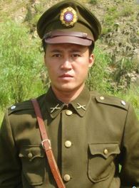 岳冬峰剧照_凌云猜谜语