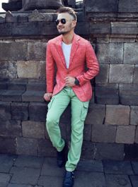 曹卫宇剧照_凌云猜谜语