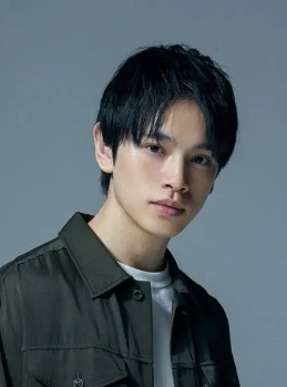 铃木康介剧照_凌云猜谜语