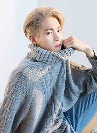 岳岳剧照_凌云猜谜语