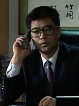 王卓剧照_凌云猜谜语