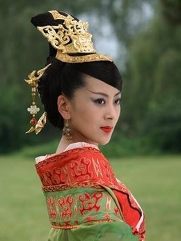 桑叶红剧照_凌云猜谜语